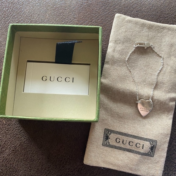 GUCCI Heart Bracelet - Picture 2 of 4